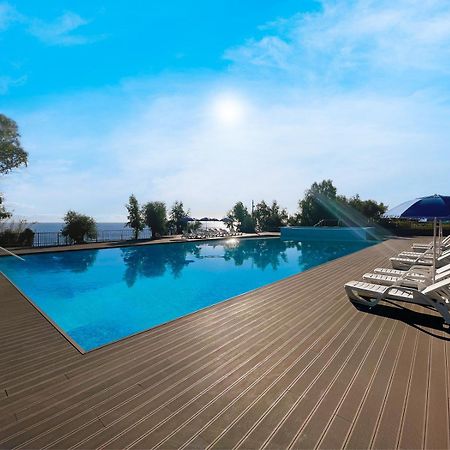 אסראלה Il Pampaleone Glamping And Resort מראה חיצוני תמונה
