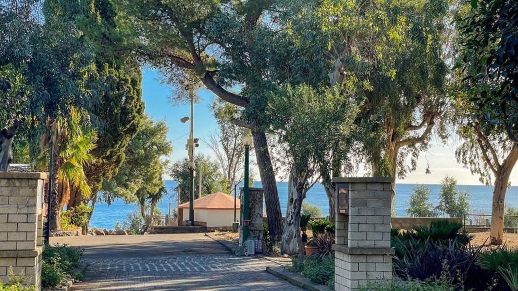 אסראלה Il Pampaleone Glamping And Resort מראה חיצוני תמונה