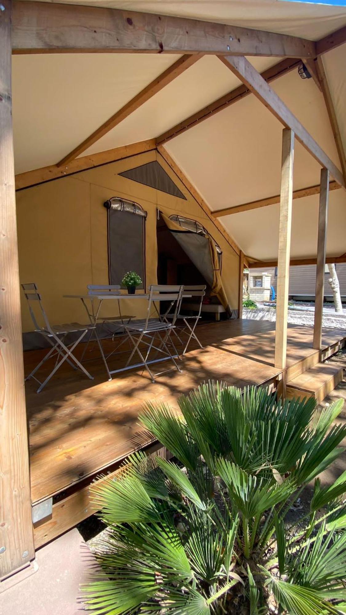 אסראלה Il Pampaleone Glamping And Resort מראה חיצוני תמונה
